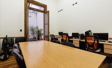 Oficina en venta barrio centro por calle pellegrini amplio luminoso categoria