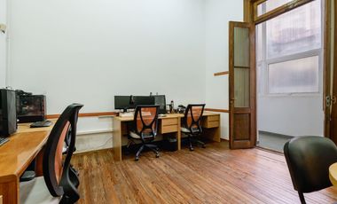 Oficina en venta barrio centro por calle pellegrini amplio luminoso categoria