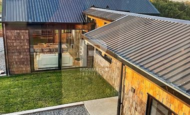 ESPECTACULAR CASA CON VISTA VOLCANES EN LLANQUIHUE