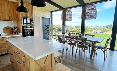 ESPECTACULAR CASA CON VISTA VOLCANES EN LLANQUIHUE