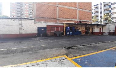 Parqueadero en Arriendo, Los Colores, Medellin 600 m2