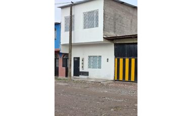 BODEGA-PARQUEADERO CON APARTAMENTOS VILLAVICENCIO