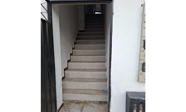 BODEGA-PARQUEADERO CON APARTAMENTOS VILLAVICENCIO