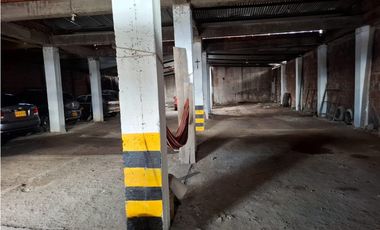 BODEGA-PARQUEADERO CON APARTAMENTOS VILLAVICENCIO