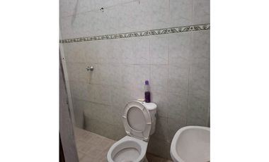 BODEGA-PARQUEADERO CON APARTAMENTOS VILLAVICENCIO