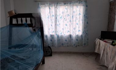 BODEGA-PARQUEADERO CON APARTAMENTOS VILLAVICENCIO