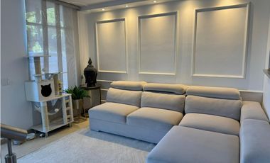 CASA EN VENTA EN LA MACARENA