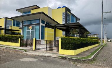 VENTA CASA DE CAMPO DENTRO DE CONDOMINIO EN CHINAUTA CUNDINAMARCA