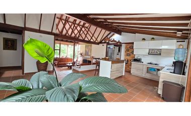 Casa campestre ubicada en el municipio de Rionegro, Antioquia.