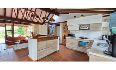 Casa campestre ubicada en el municipio de Rionegro, Antioquia.