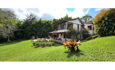 Casa campestre ubicada en el municipio de Rionegro, Antioquia.