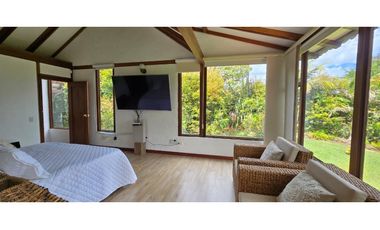 Casa campestre ubicada en el municipio de Rionegro, Antioquia.