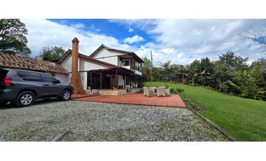 Casa campestre ubicada en el municipio de Rionegro, Antioquia.