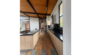 Casa en Arriendo en El Retiro