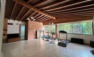Venta Casa Cola Del Zorro Poblado Medellín