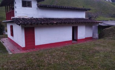 FINCA EN VENTA EN EL RETIRO VEREDA EL CHUSCAL.
