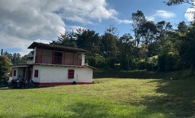 FINCA EN VENTA EN EL RETIRO VEREDA EL CHUSCAL.