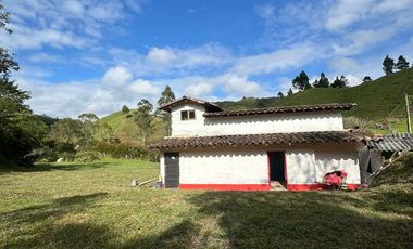 FINCA EN VENTA EN EL RETIRO VEREDA EL CHUSCAL.