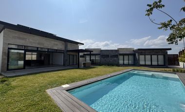 CASA DE UN NIVEL EN VENTA EN MARINA DE PUNTA TIBURÓN