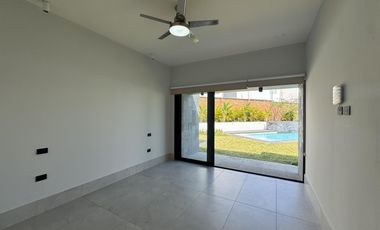 CASA DE UN NIVEL EN VENTA EN MARINA DE PUNTA TIBURÓN