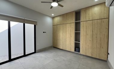 CASA DE UN NIVEL EN VENTA EN MARINA DE PUNTA TIBURÓN