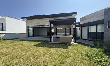 CASA DE UN NIVEL EN VENTA EN MARINA DE PUNTA TIBURÓN