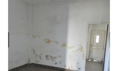 casa y Depto en calle COLOMBIA y BERMEJO