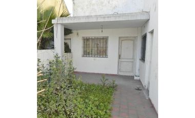 casa y Depto en calle COLOMBIA y BERMEJO