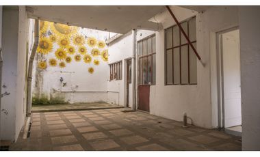 Venta | Importante inmueble sobre esquina | Rentabilidad asegurada.