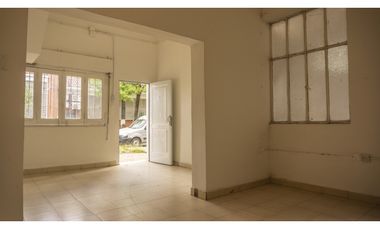 Venta | Importante inmueble sobre esquina | Rentabilidad asegurada.