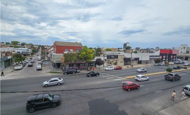 Departamento 3 amb. a la calle - Cerrito y Av. J. B. Justo