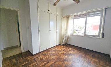 Departamento 3 amb. a la calle - Cerrito y Av. J. B. Justo