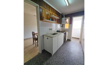 Departamento 3 amb. a la calle - Cerrito y Av. J. B. Justo