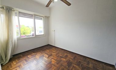 Departamento 3 amb. a la calle - Cerrito y Av. J. B. Justo