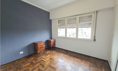Departamento 3 amb. a la calle - Cerrito y Av. J. B. Justo