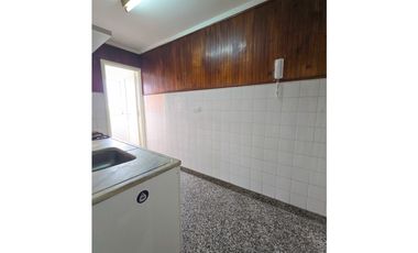 Departamento 3 amb. a la calle - Cerrito y Av. J. B. Justo