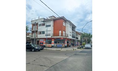 Departamento 3 amb. a la calle - Cerrito y Av. J. B. Justo