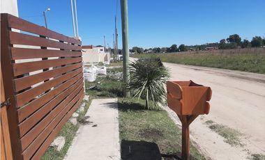 Casa 3 amb, con garage y parque - Angelelli y 11 de Septiembre