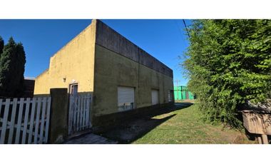 Se vende casa + departamento + local comercial.