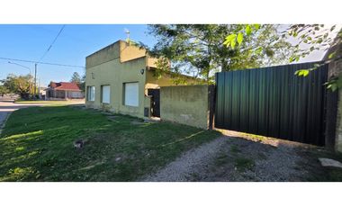 Se vende casa + departamento + local comercial.