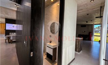 CASA EN VENTA EN BARRIO PRIVADO - PIONEROS PINAMAR - 6 AMB. CON PILETA