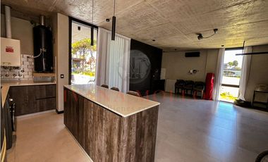 CASA EN VENTA EN BARRIO PRIVADO - PIONEROS PINAMAR - 6 AMB. CON PILETA