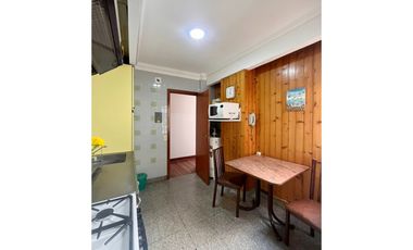 ALQUILER 24 MESES - TRES AMBIENTES EN LA PERLA CON BALCÓN SALIENTE