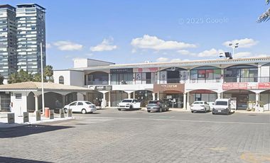 Local comercial en renta, Via Atlixcayotl.