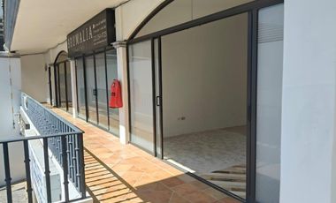 Renta de local comercial o para oficina.  Via Atlixcayotl.