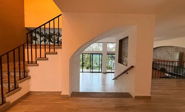 Residencia recién remodelada en Las Fincas, Jiutepec