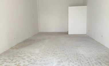 Renta de local para oficina o comercial en Via Atlixcayotl.