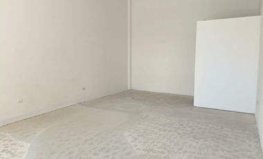 Renta de local para oficina o comercial en Via Atlixcayotl.