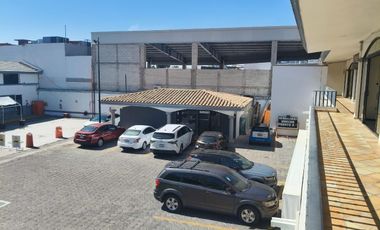 Renta de local para oficina o comercial en Via Atlixcayotl.