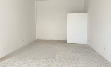 Renta de local para oficina o comercial en Via Atlixcayotl.